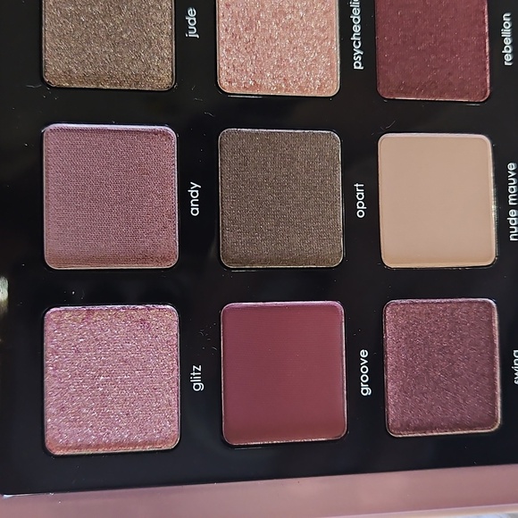 Never Used Natasha Denona Retro Eyeshadow Palette - Picture 6 of 11